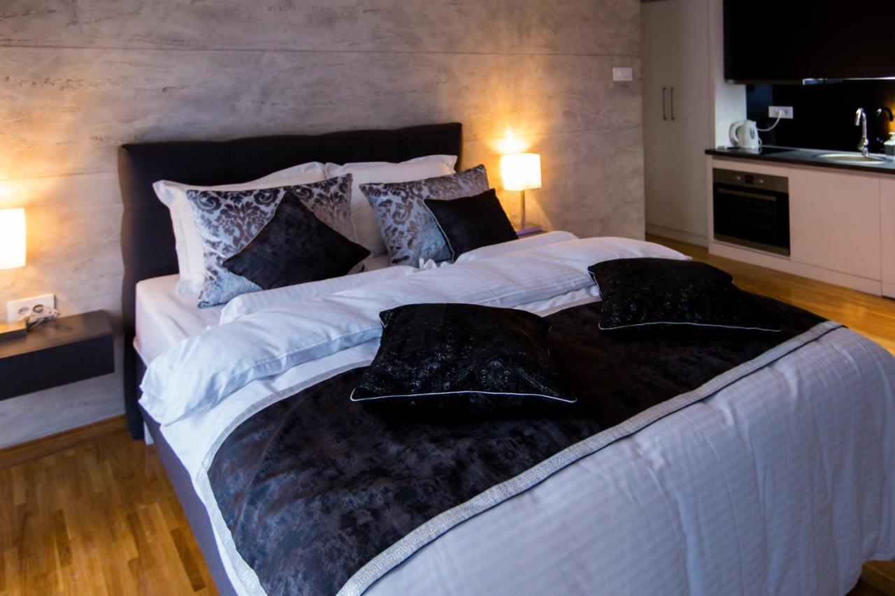 Apartment Exclusive And Studio Суботица Экстерьер фото
