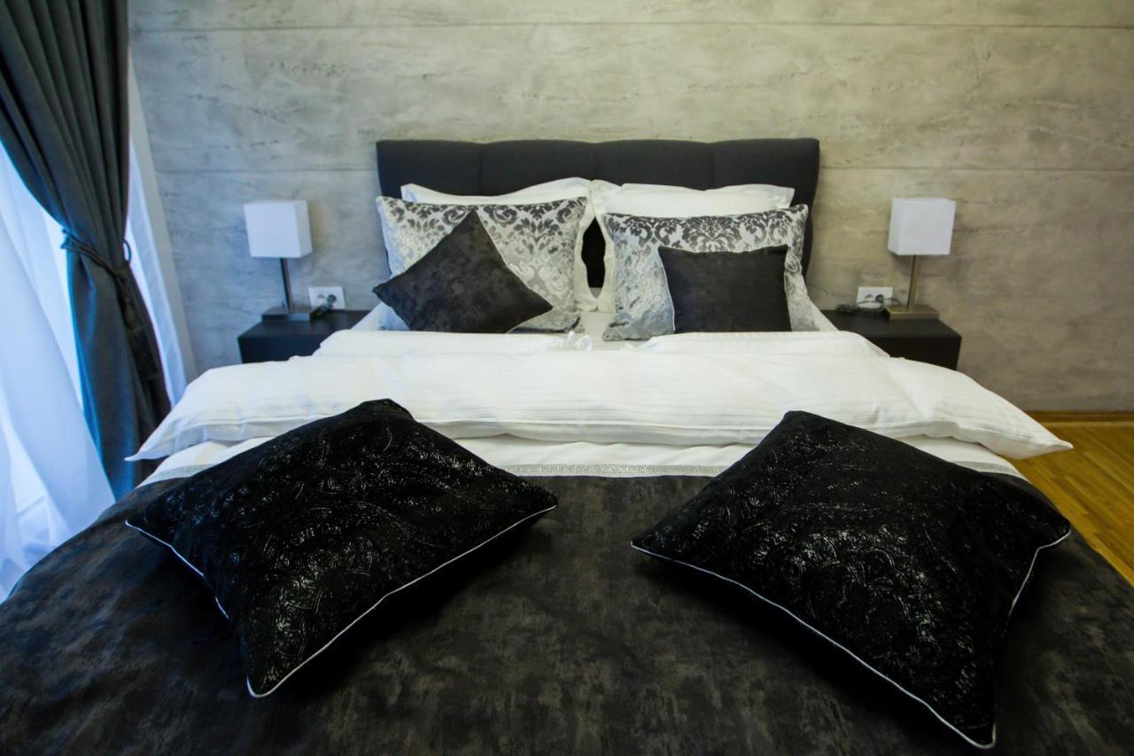 Apartment Exclusive And Studio Суботица Экстерьер фото