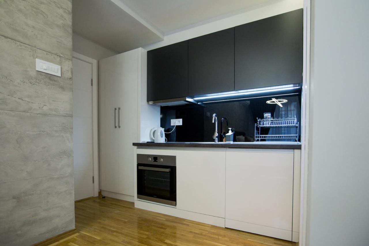 Apartment Exclusive And Studio Суботица Экстерьер фото