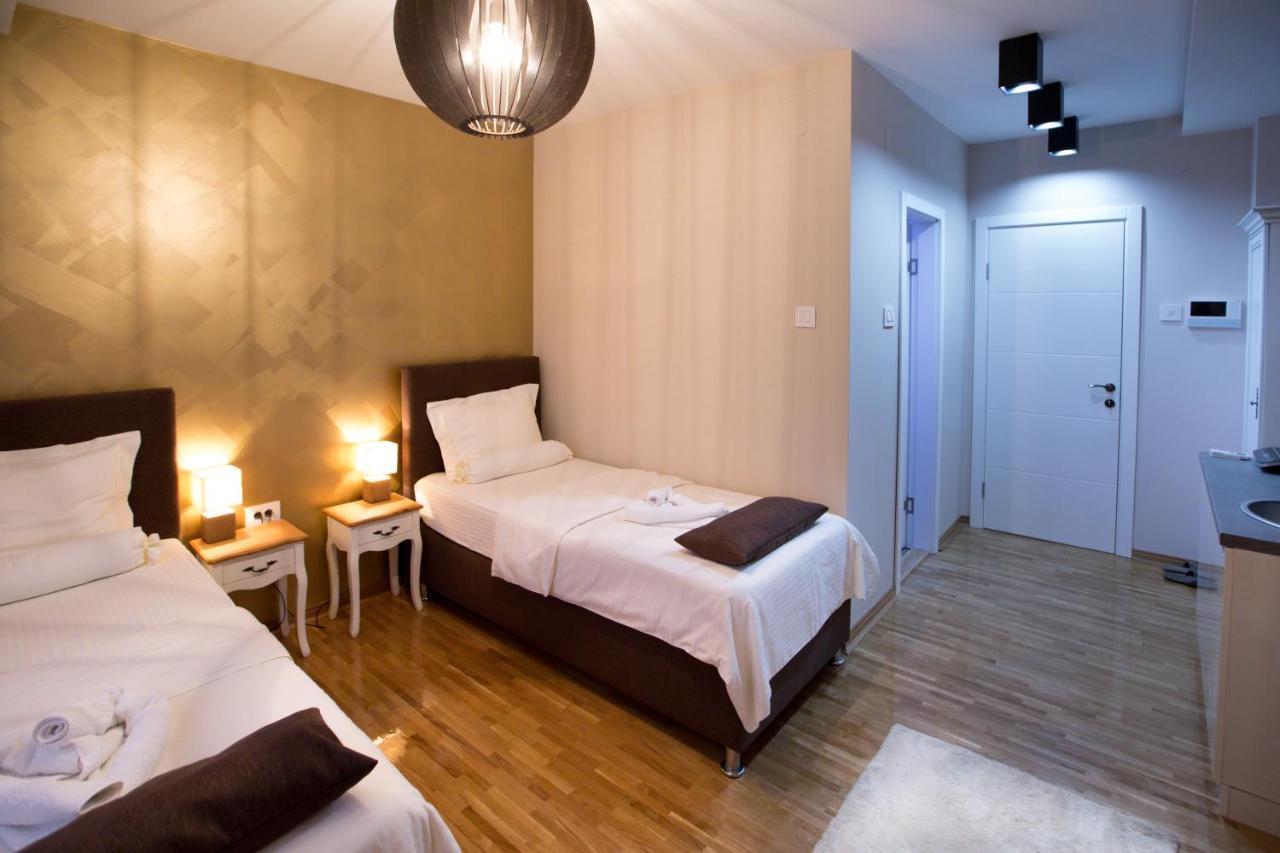 Apartment Exclusive And Studio Суботица Экстерьер фото