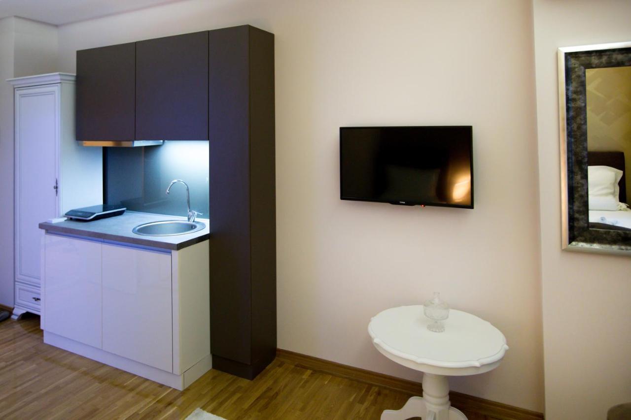 Apartment Exclusive And Studio Суботица Экстерьер фото